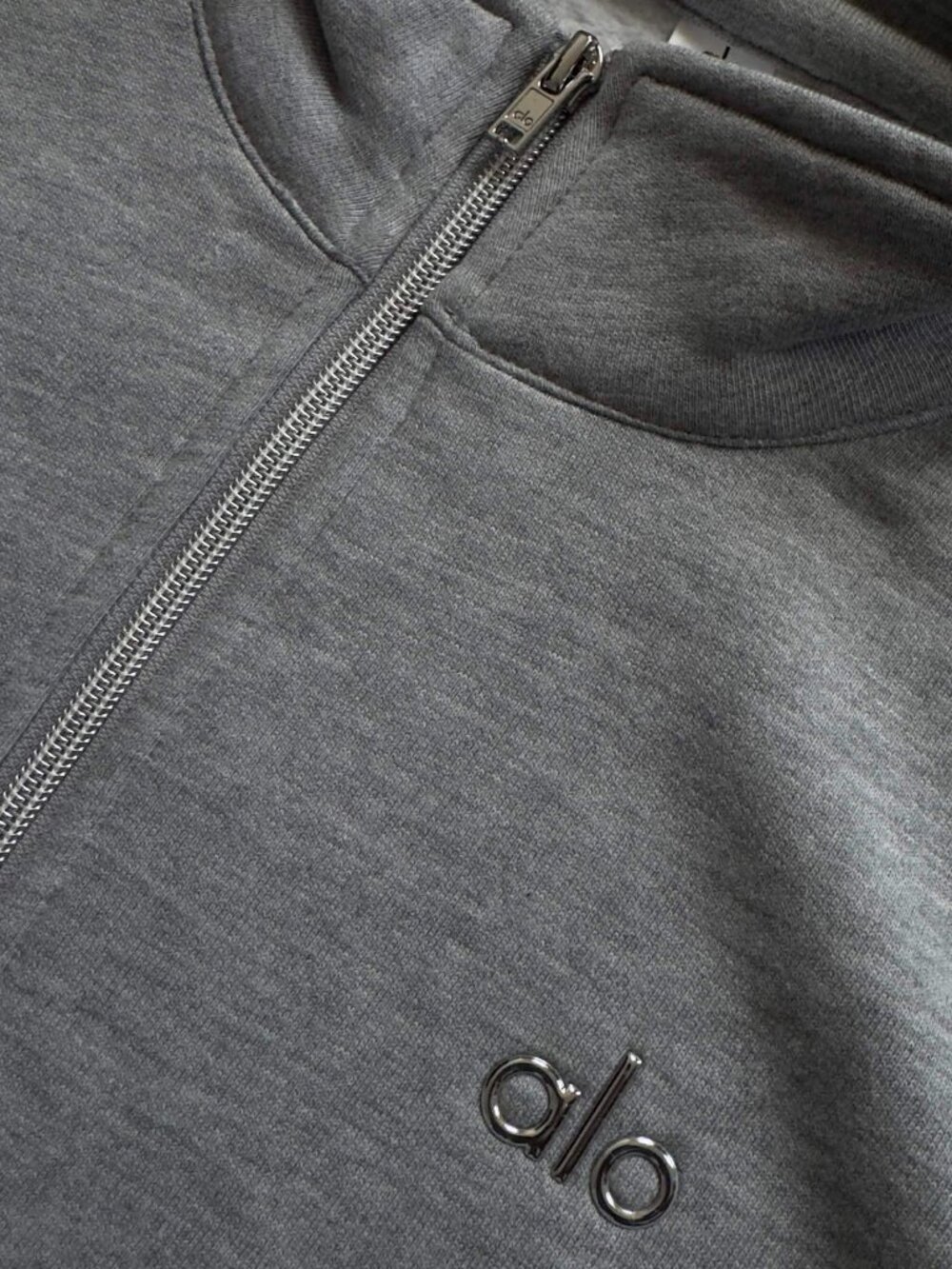 ALO Yoga Accolade 1/4 Zip Pullover Athletic Heather Grey | NWT | Multiple Sizes - Picture 4 of 9
